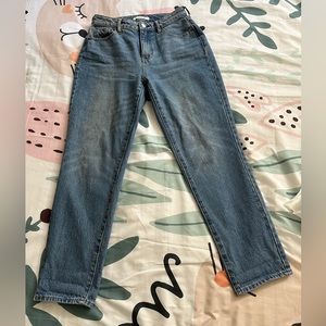 PacSun Medium Blue Mom Jeans Women’s. Color: Medium Indigo. Size: 25.